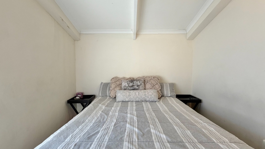 2 Bedroom Property for Sale in Gordons Bay Central Western Cape